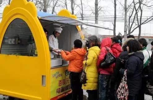 書報亭、早餐車，甚至垃圾桶都有二維碼“身份證”了。
