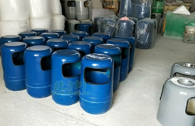 深圳龍華福城街道玻璃鋼分類(lèi)垃圾桶廠(chǎng)家生產(chǎn)圖