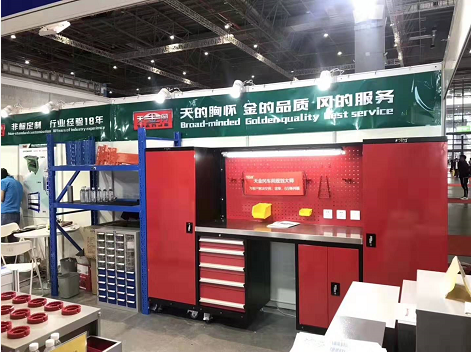 中國國際五金展第一天，在L129展位的工具柜廠家天金岡人氣爆棚